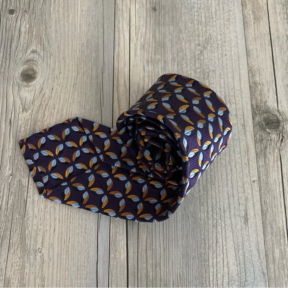 Jos. A. Bank Signature Gold Menswear  Mens Classic Quality Silk Tie